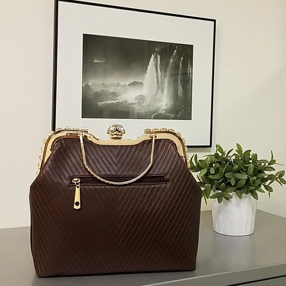 Beautiful Handbag Purse - Picture 2 of 7